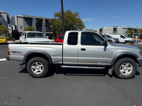 Used 2003 Toyota Tacoma 4x4 Xtracab V6 w/ Convenience Pkg image 4