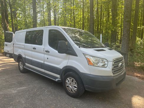 Used 2015 Ford Transit 250 130 Low Roof w/ Exterior Upgrade Package image 1