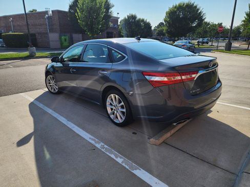Used 2013 Toyota Avalon Limited FWD image 2