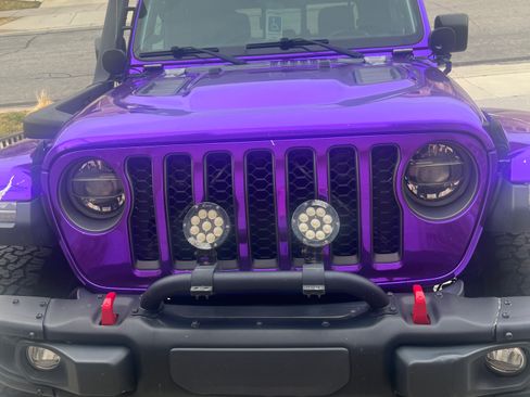 Used 2020 Jeep Gladiator Rubicon image 2