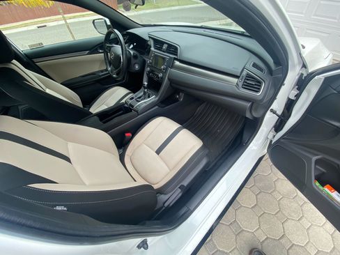 Used 2018 Honda Civic Sport image 9