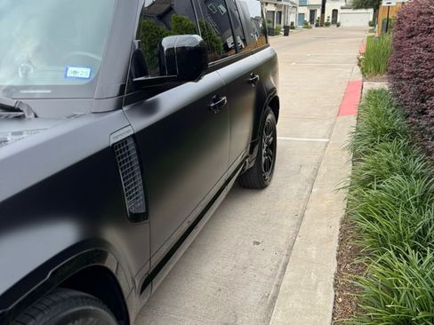 Used 2023 Land Rover Defender 130 X-Dynamic SE image 2