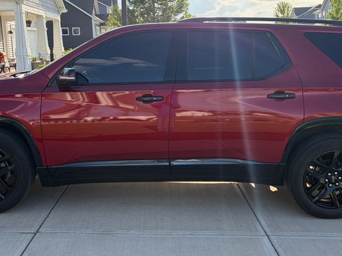 Used 2022 Chevrolet Traverse Premier w/ Redline Edition AWD/4WD image 5