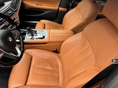 Used 2019 BMW 740i xDrive w/ Executive Package image 19