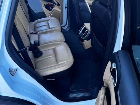 Used 2016 Porsche Cayenne image 24