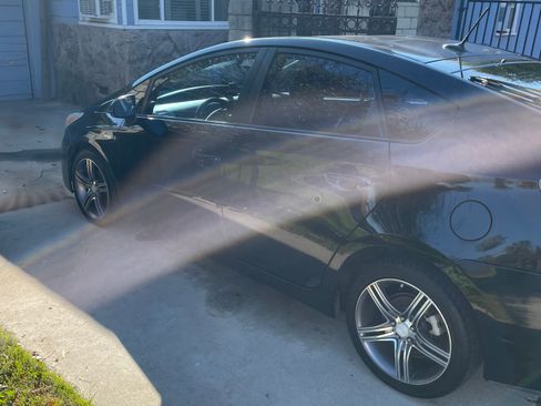 Used 2011 Toyota Prius One image 2