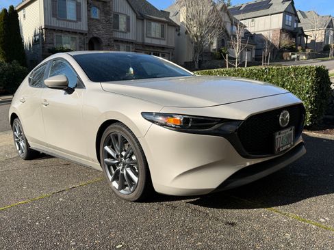 Used 2022 MAZDA MAZDA3 s image 1