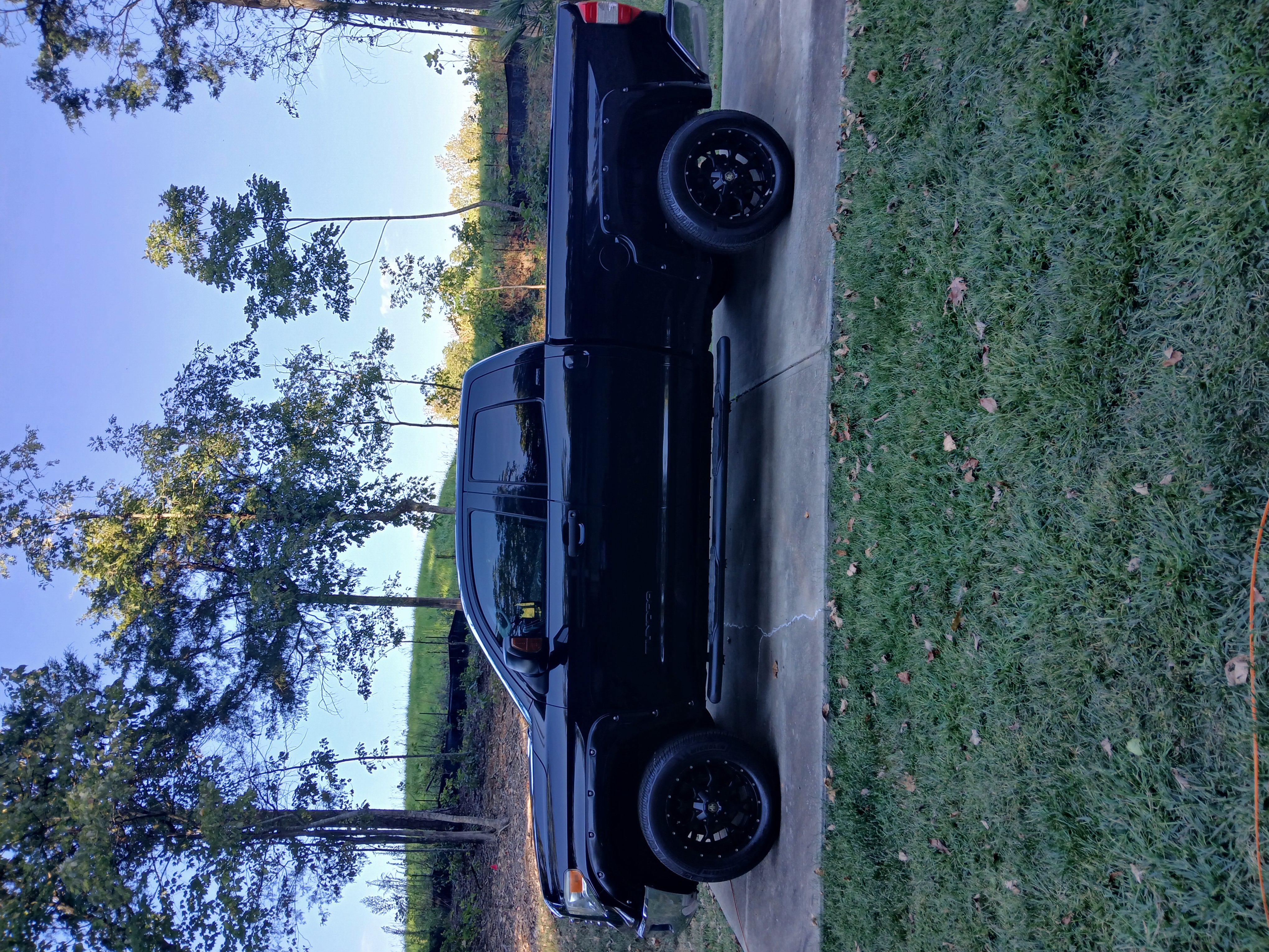 Used 2017 Toyota Tundra SR5 w/ SR5 Upgrade Package RWD image 9
