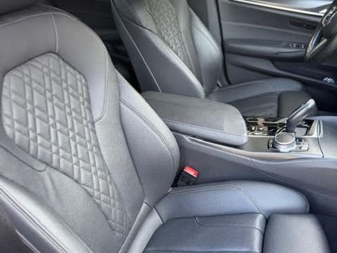 Used 2021 BMW 540i w/ M Sport Package image 11