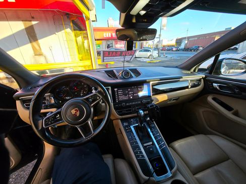 Used 2020 Porsche Macan image 22