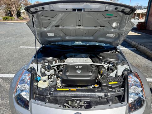 Used 2004 Nissan 350Z Touring image 24