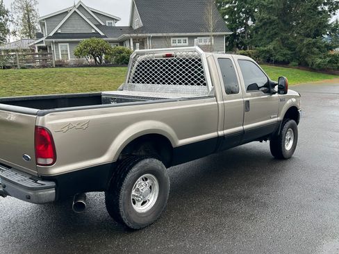 Used 2003 Ford F350 Lariat image 2