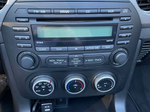Used 2010 MAZDA MX-5 Miata Sport w/ Convenience Pkg RWD image 19