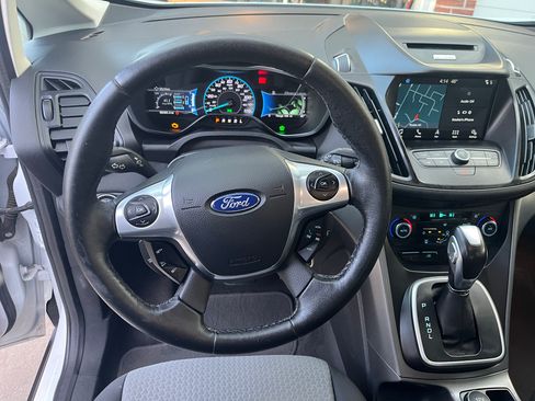 Used 2017 Ford C-MAX Energi SE w/ Equipment Group 401A image 8