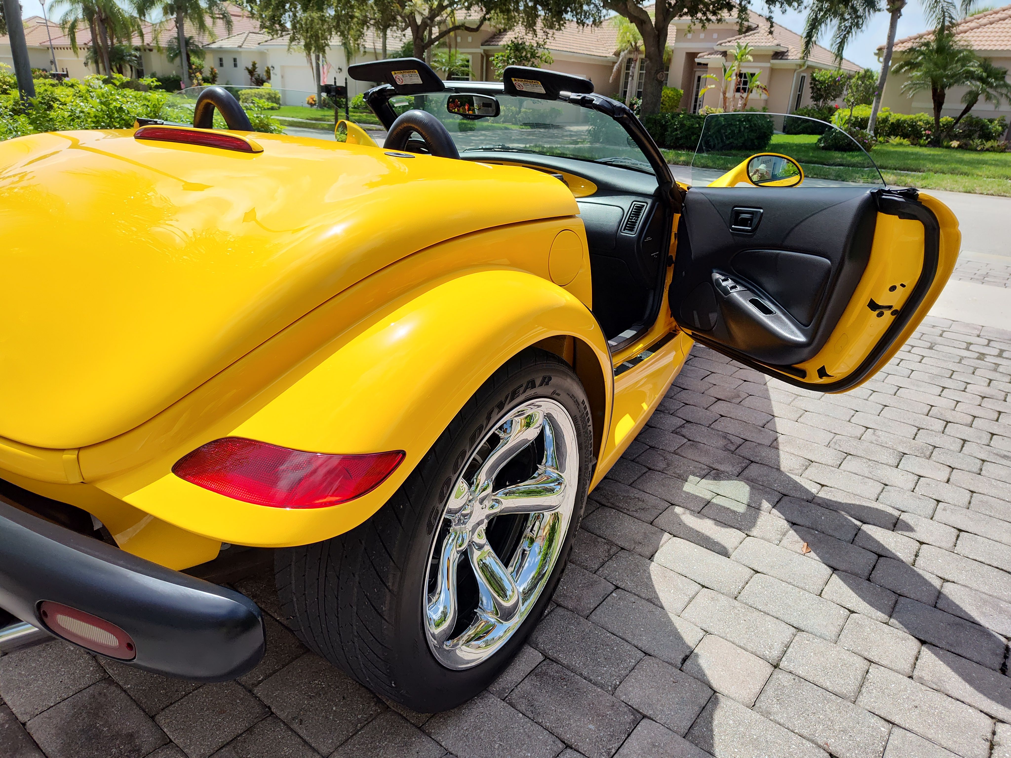 Used 2000 Plymouth Prowler RWD image 16