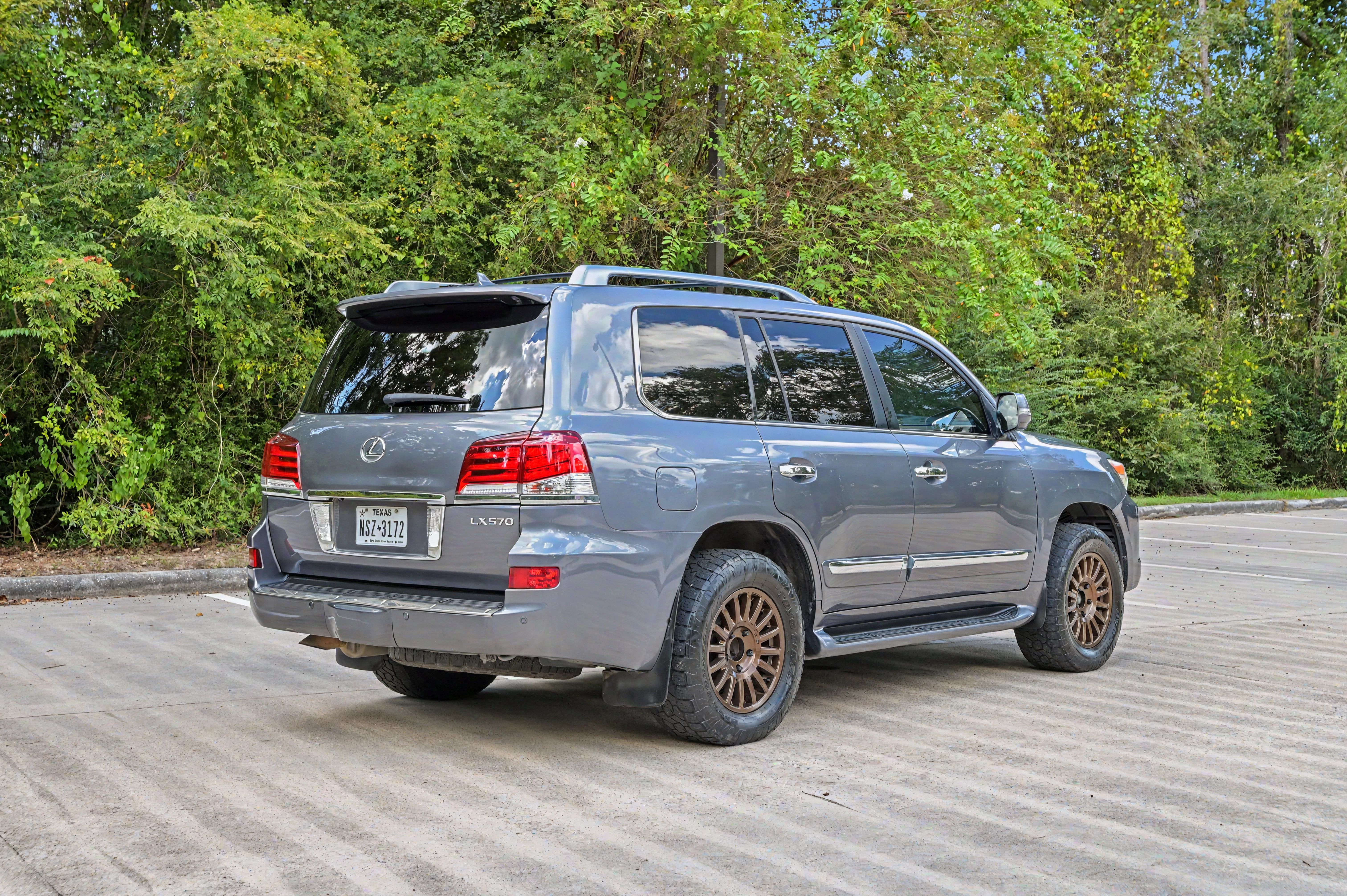 Used 2014 Lexus LX 570 4WD image 8