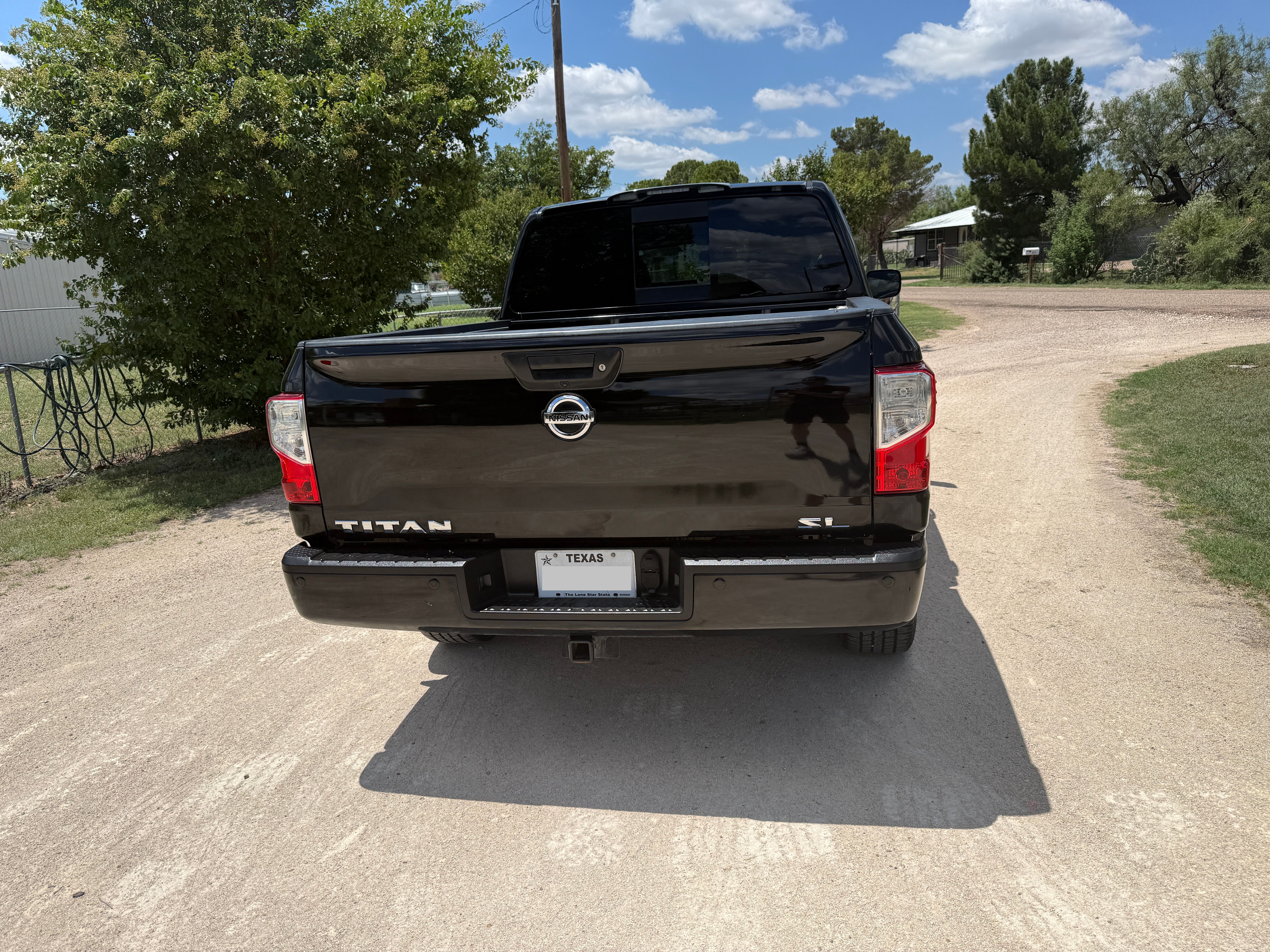 Used 2017 Nissan Titan SL RWD image 18
