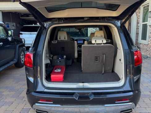 Used 2017 GMC Acadia Denali w/ Technology Package image 9