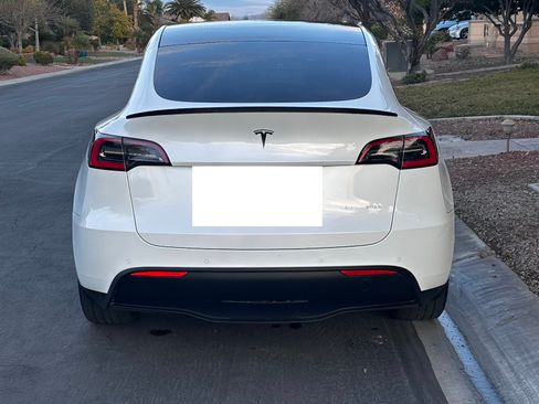 Used 2020 Tesla Model Y Long Range image 4