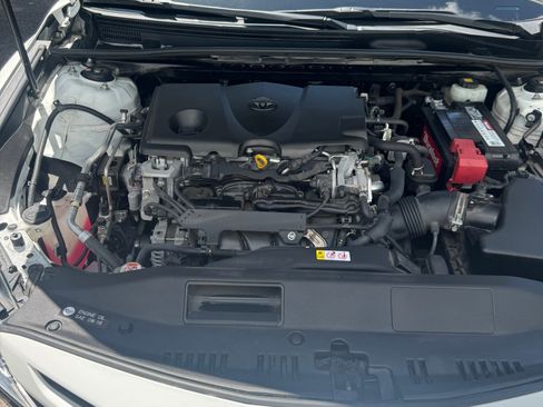 Used 2018 Toyota Camry SE FWD image 23