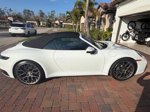 Used 2022 Porsche 911 Carrera image 11