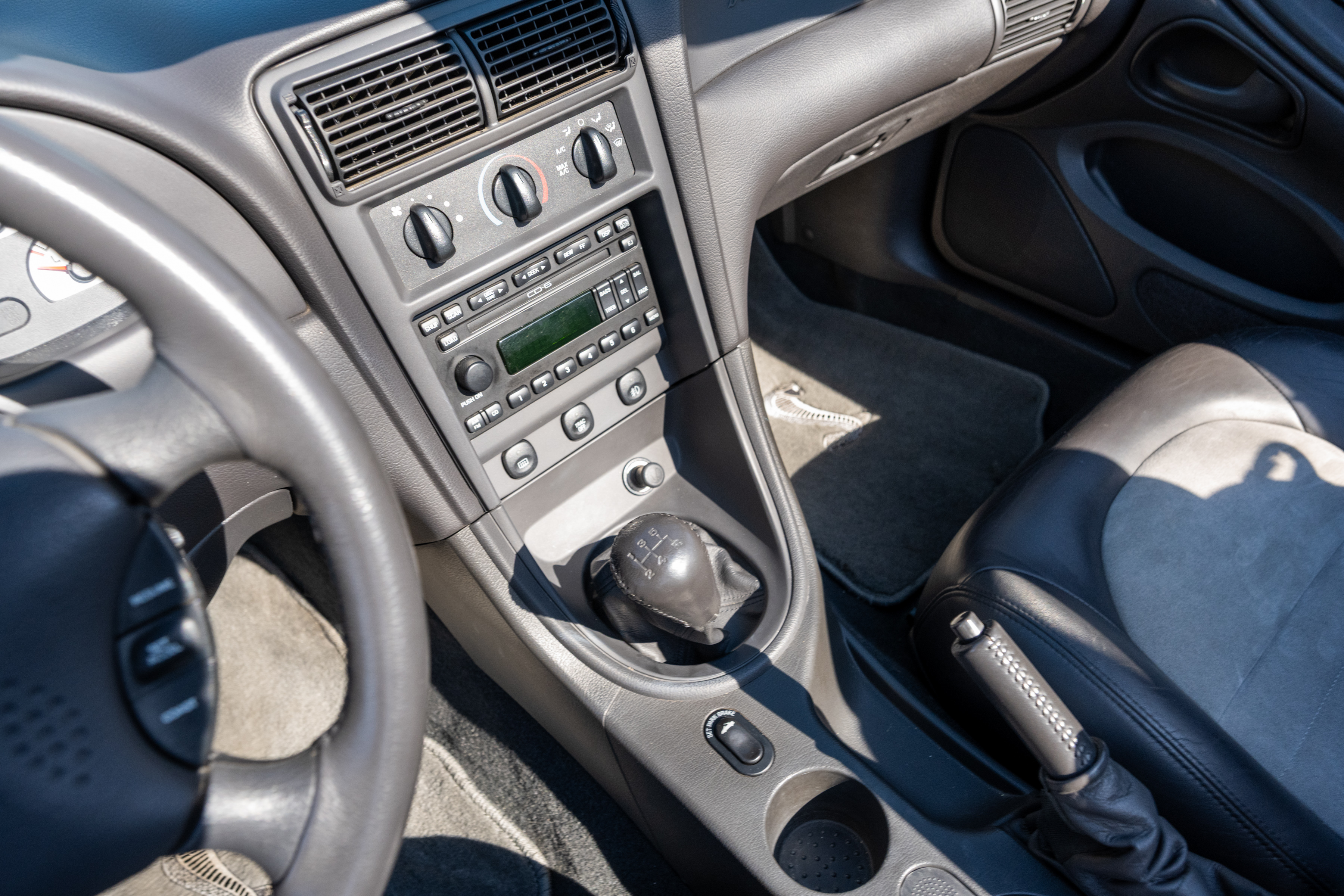 Used 2001 Ford Mustang Cobra RWD image 27