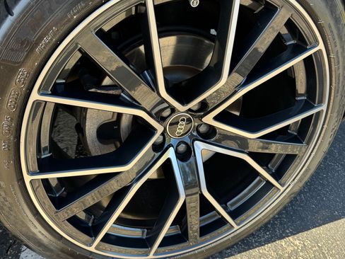 Used 2018 Audi Q7 3.0T Prestige image 8