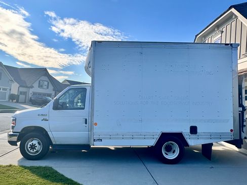 Used 2016 Ford E-350 and Econoline 350 Super Duty w/ Power Windows & Locks Group image 10