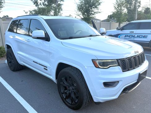 Used 2017 Jeep Grand Cherokee Limited 75th Anniversary AWD/4WD image 18