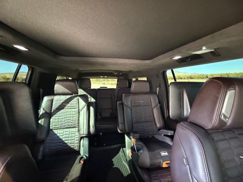 Used 2023 Cadillac Escalade ESV Sport Platinum image 9