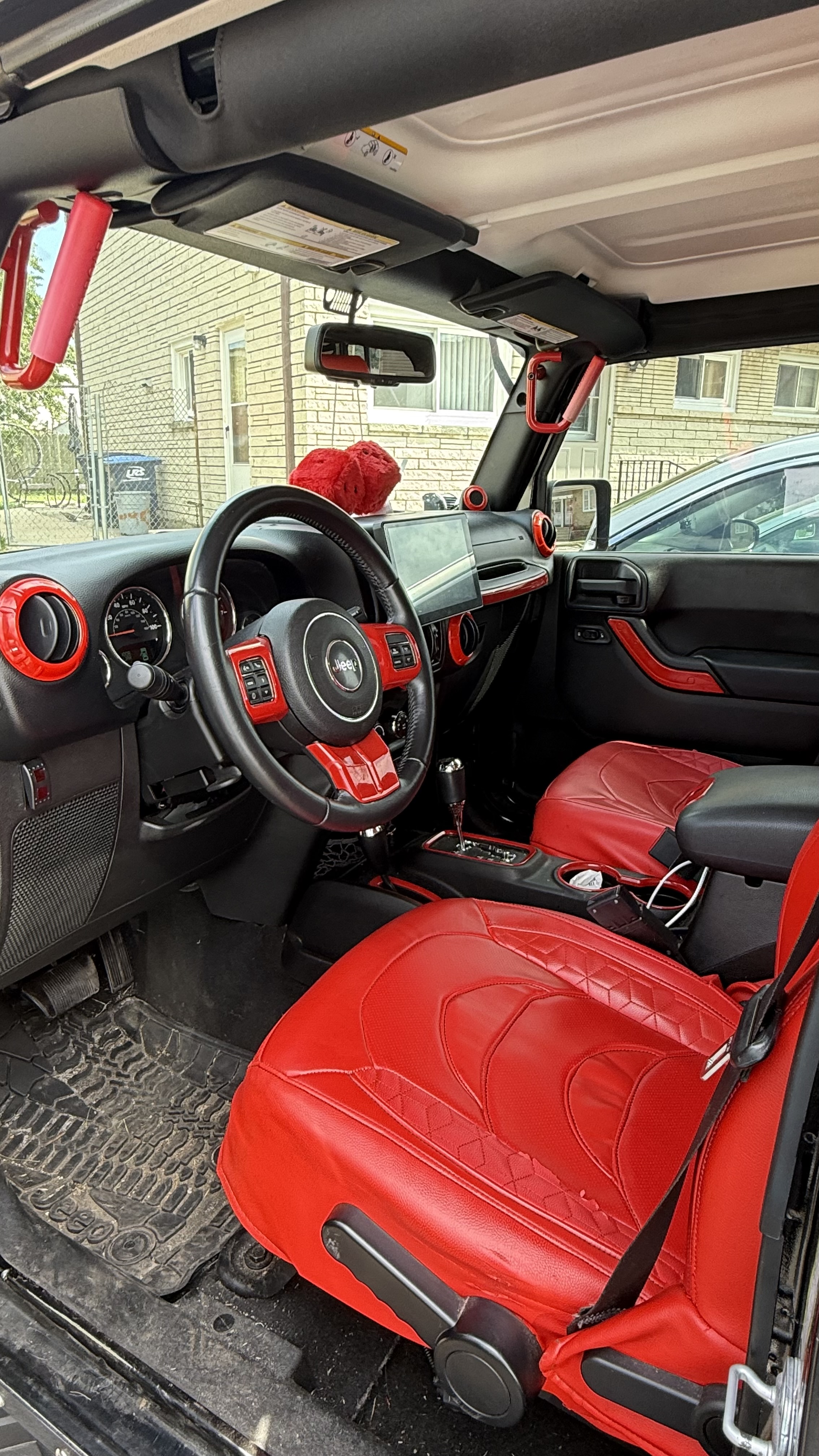 Used 2014 Jeep Wrangler Unlimited Sahara w/ Mopar Chrome Edition Group AWD/4WD image 19
