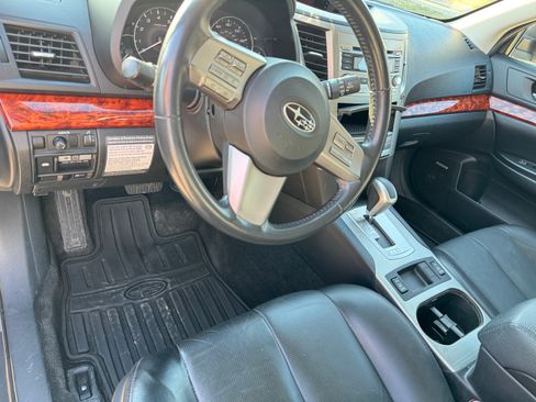 Used 2011 Subaru Outback 2.5i Limited w/ PWR Moonroof Pkg image 6