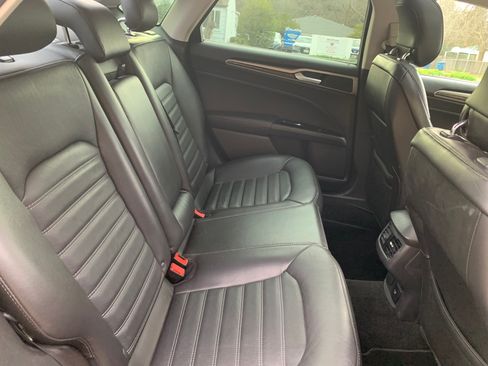 Used 2014 Ford Fusion SE w/ Equipment Group 502A image 9