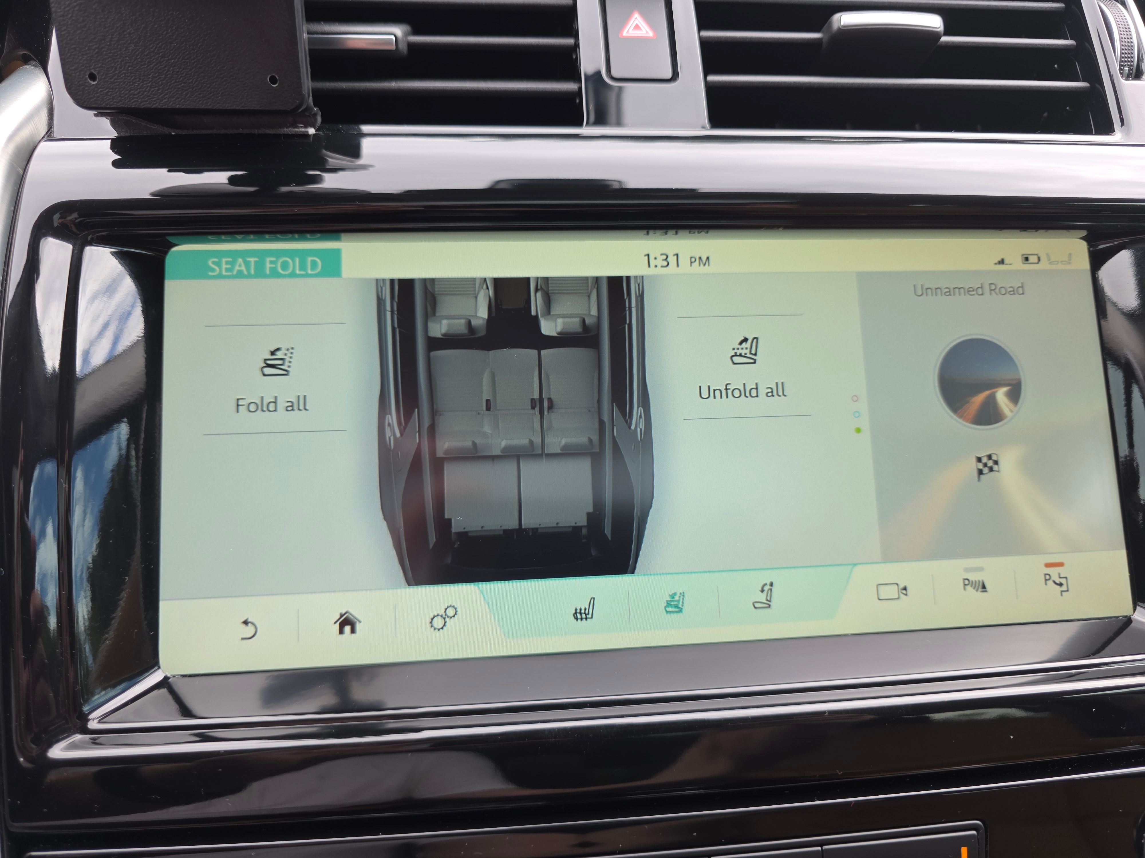 Used 2018 Land Rover Discovery HSE Luxury AWD/4WD image 25