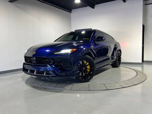 Used 2021 Lamborghini Urus AWD/4WD image 2