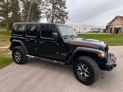 Used 2022 Jeep Wrangler Unlimited Rubicon w/ Steel Bumper Group AWD/4WD image 15
