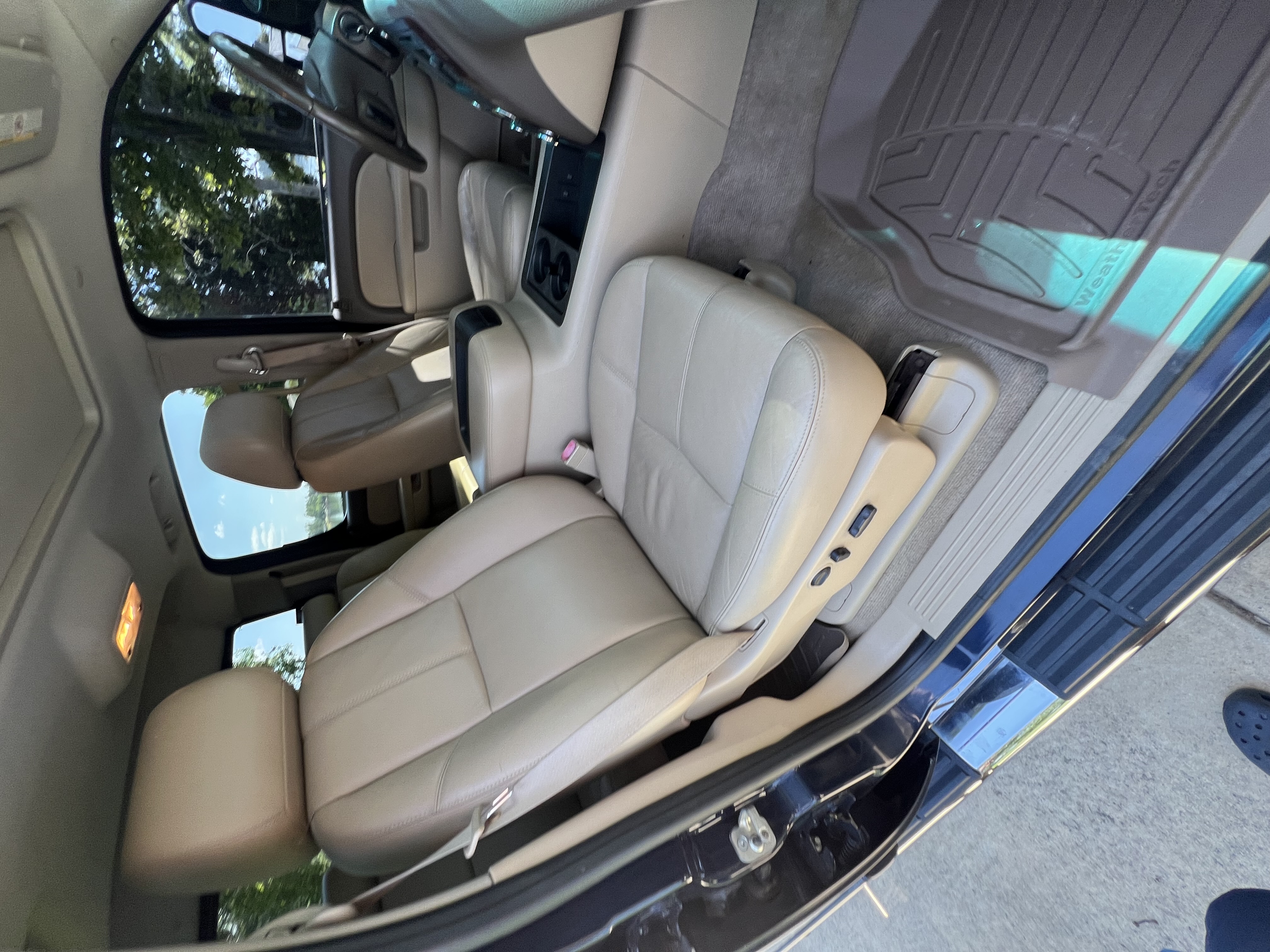 Used 2011 Chevrolet Silverado 2500 LTZ w/ LTZ Plus Package AWD/4WD image 21
