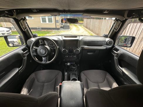 Used 2014 Jeep Wrangler Sport image 13