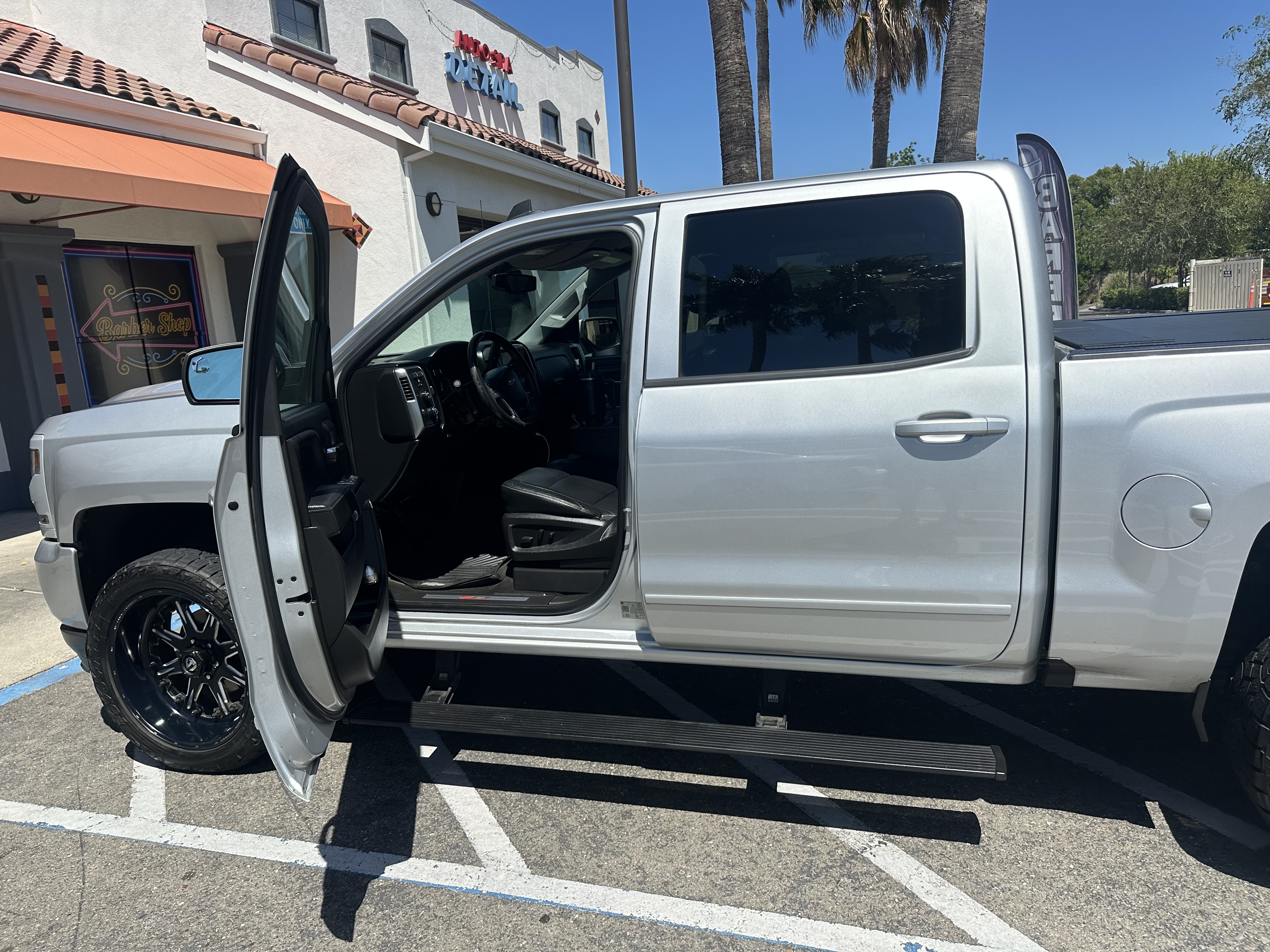 Used 2018 Chevrolet Silverado 1500 LT w/ All Star Edition AWD/4WD image 2