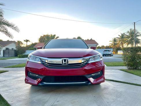 Used 2017 Honda Accord Sport Special Edition image 4