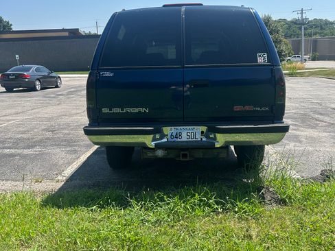 Used 1996 GMC Suburban 2500 AWD/4WD image 8