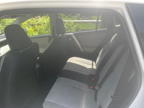 Used 2016 Toyota RAV4 XLE AWD/4WD image 10