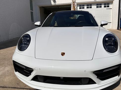 Used 2022 Porsche 911 Carrera image 2