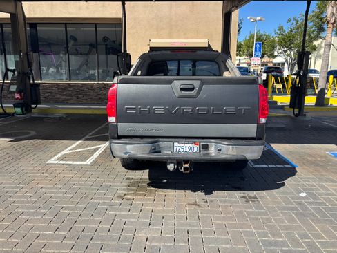 Used 2006 Chevrolet Avalanche LS w/ Sun And Sound Package image 10