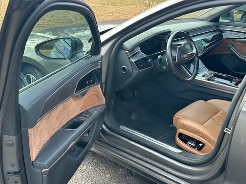 Used 2021 Audi A8 L 4.0T image 6