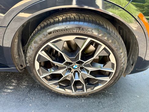 Used 2023 BMW X7 xDrive40i w/ M Sport Package AWD/4WD image 27