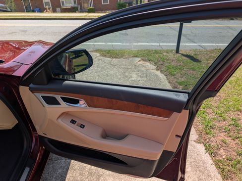 Used 2015 Hyundai Genesis 3.8 w/ Option Group 04 image 16