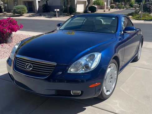Used 2004 Lexus SC 430 Convertible image 2