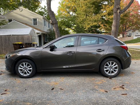 Used 2014 MAZDA MAZDA3 i Touring image 9