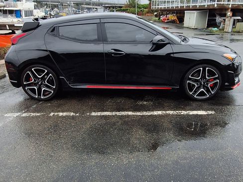Used 2022 Hyundai Veloster N N Coupe 3D image 4